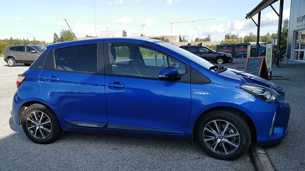 Toyota Yaris med Lydinngang
