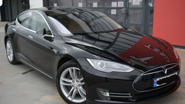 Tesla Model S med GPS