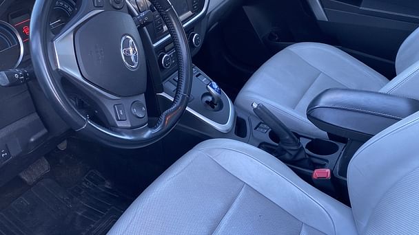 Toyota Auris med Lydinngang