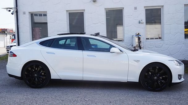 Tesla Model S med Vinterdekk