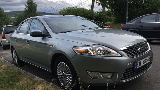 Ford Mondeo med Vinterdekk