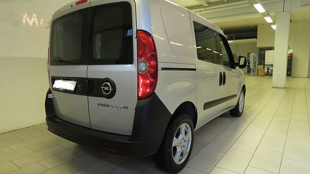 Opel Combo med Vinterdekk