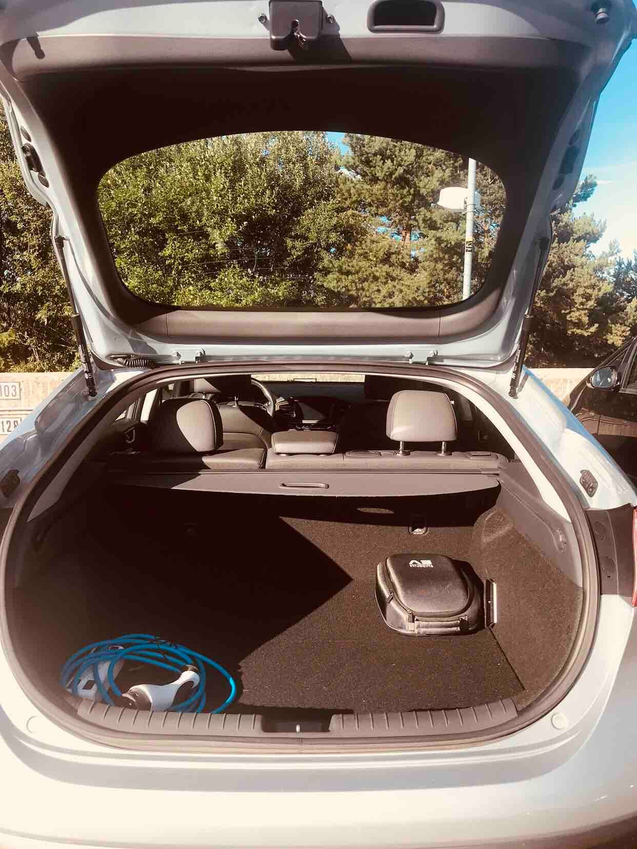 Hyundai Ioniq med Sykkelstativ