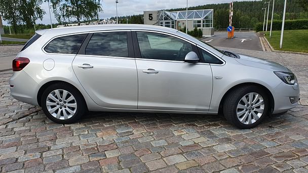 Opel Astra Sports Tourer med Tilhengerfeste