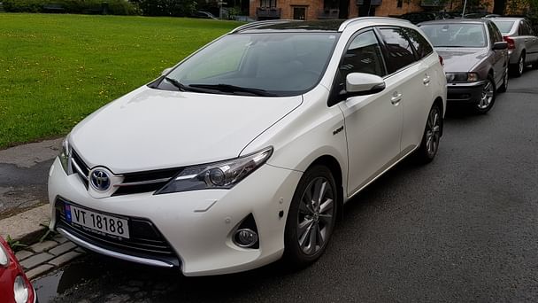 Toyota Auris Stasjonsvogn, 2013, Blyfri / Elektrisk (hybrid), automatisk