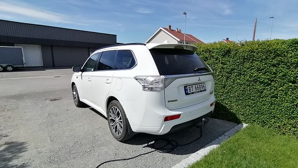 Mitsubishi Outlander med Vinterdekk