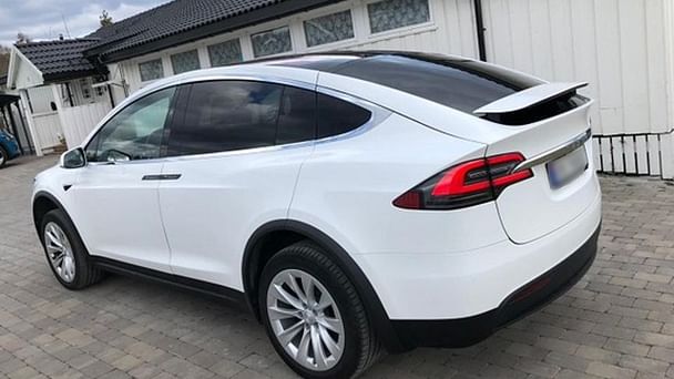 Tesla Model X med Vinterdekk