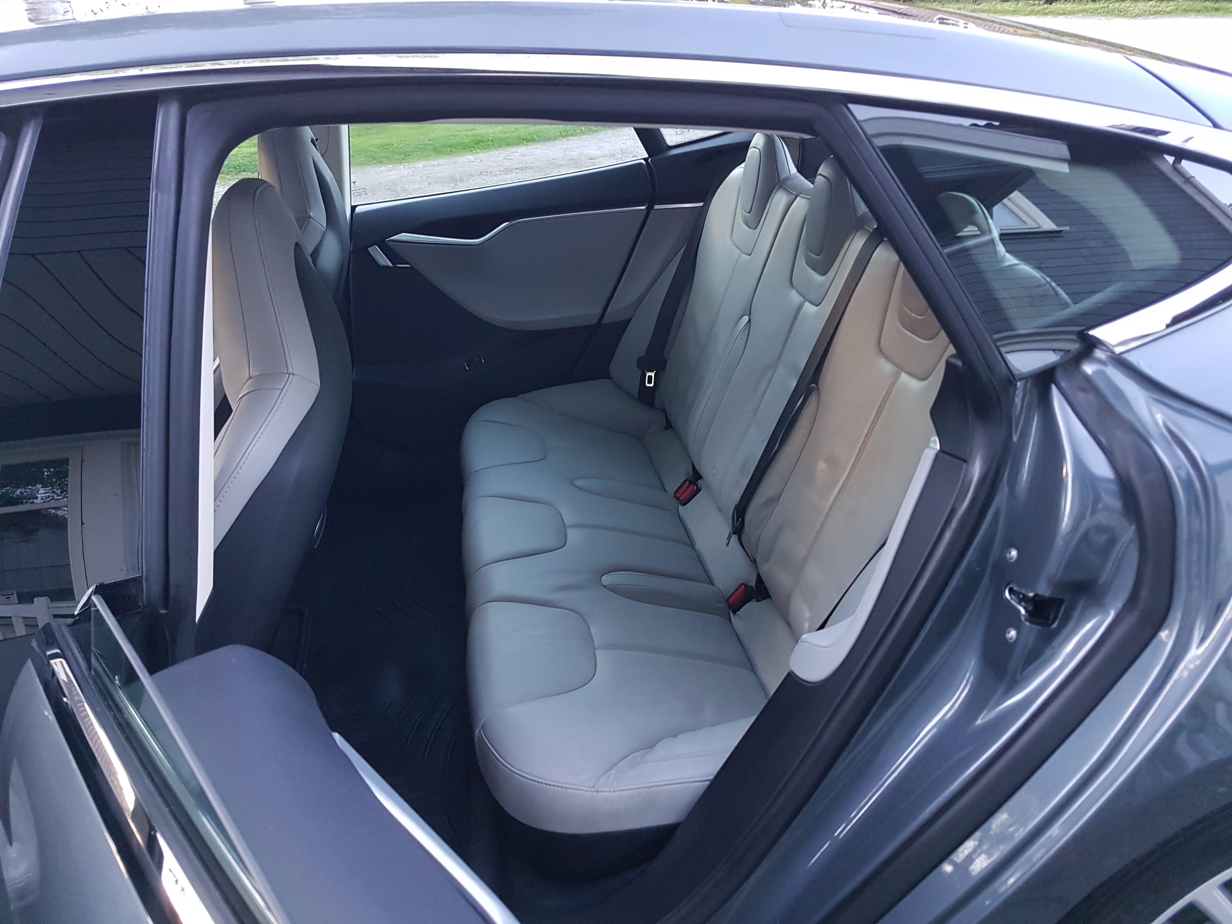 Tesla Model S 85 med Cruisekontroll