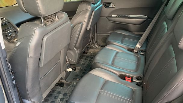 Peugeot 5008 med Lydinngang