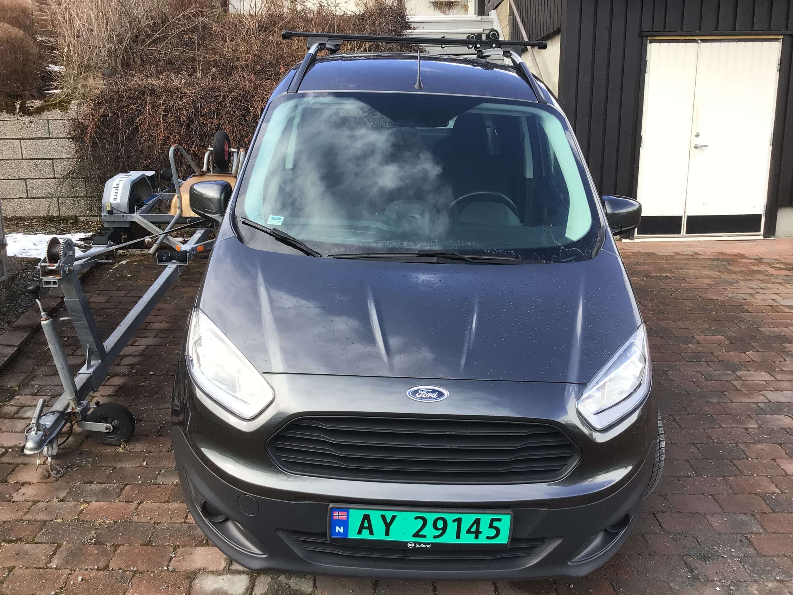 Ford Transit Courier Varebil med Lydinngang