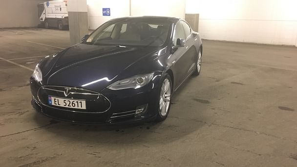 Tesla Model S med GPS