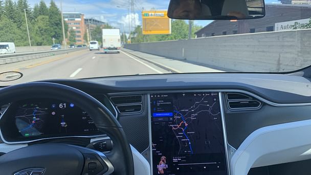 Tesla Model S med GPS