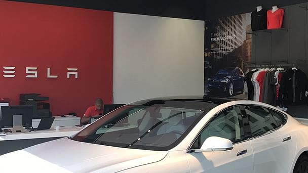 Tesla Model S med GPS