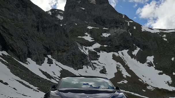 Tesla Model 3 med GPS
