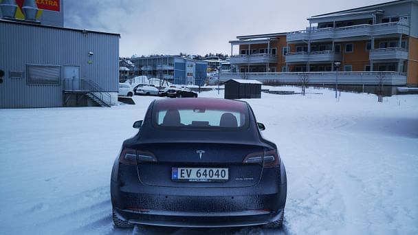 Tesla Model 3 med Vinterdekk