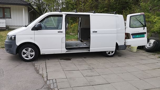 Volkswagen Transporter med Skistativ