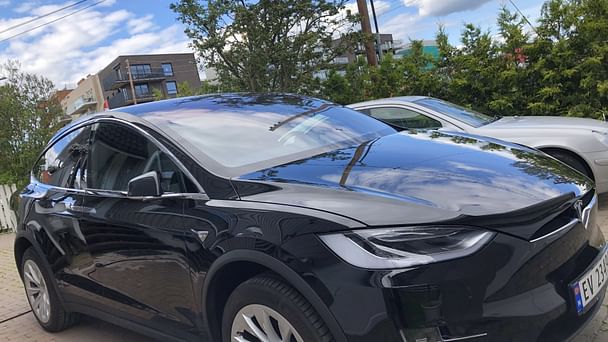 Tesla Model X med Vinterdekk