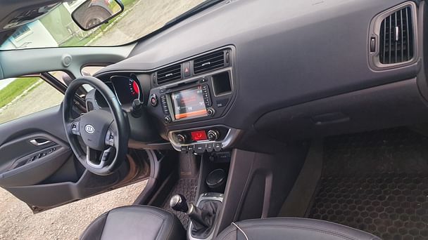 Kia Rio med Lydinngang