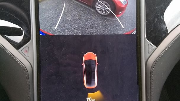 Tesla Model X med Lydinngang