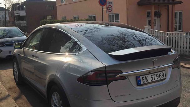 Tesla Model X med Vinterdekk