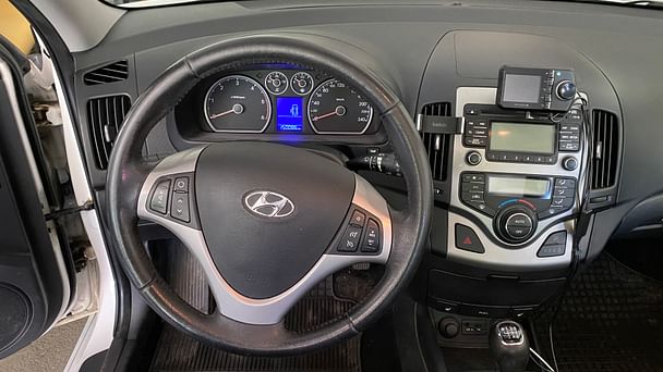Hyundai i30 med Skistativ