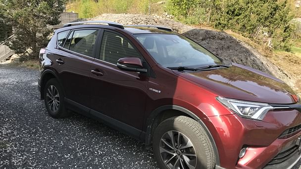 Toyota RAV 4 med Tilhengerfeste