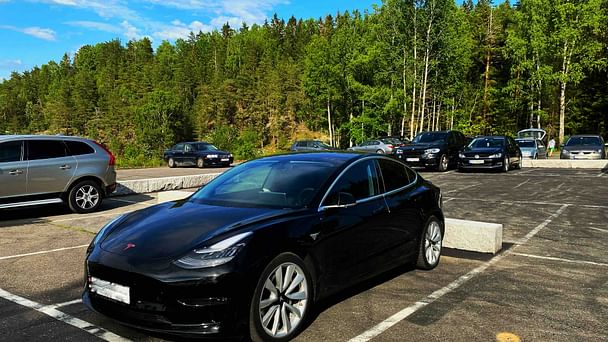 Tesla Model 3 med GPS