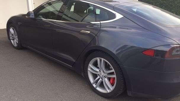 Tesla Model S med Vinterdekk
