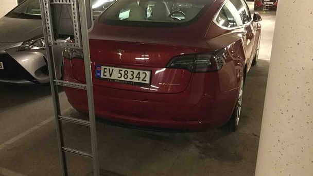 Tesla Model 3 med Vinterdekk