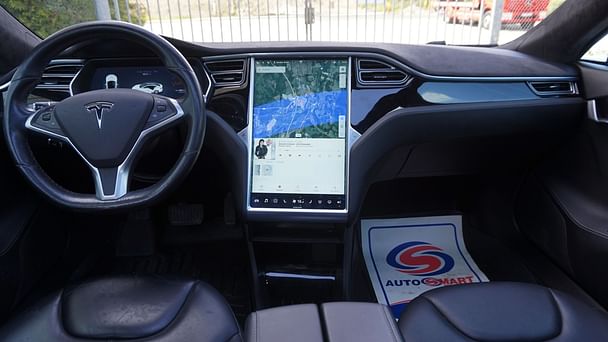 Tesla Model S med Sykkelstativ