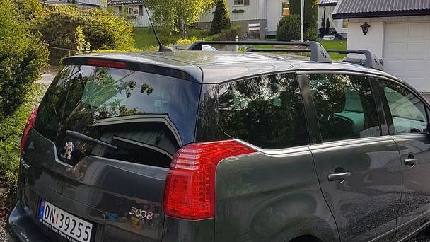 Peugeot 5008 med Skistativ