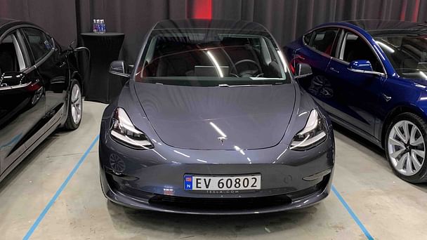 Tesla Model 3 med GPS