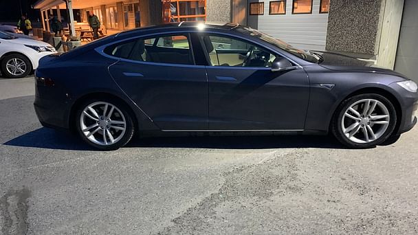 Tesla Model S med Vinterdekk