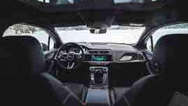 Jaguar F-Pace med Vinterdekk
