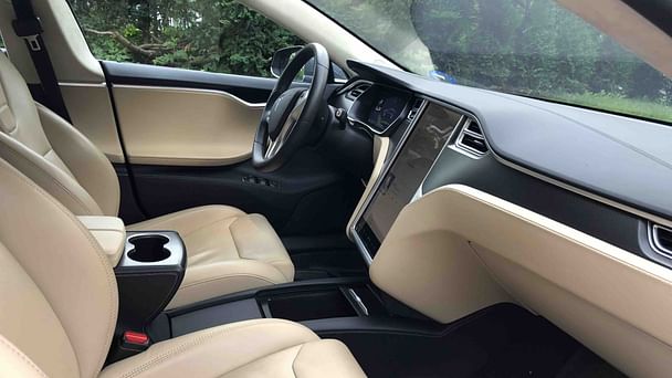 Tesla Model S med GPS