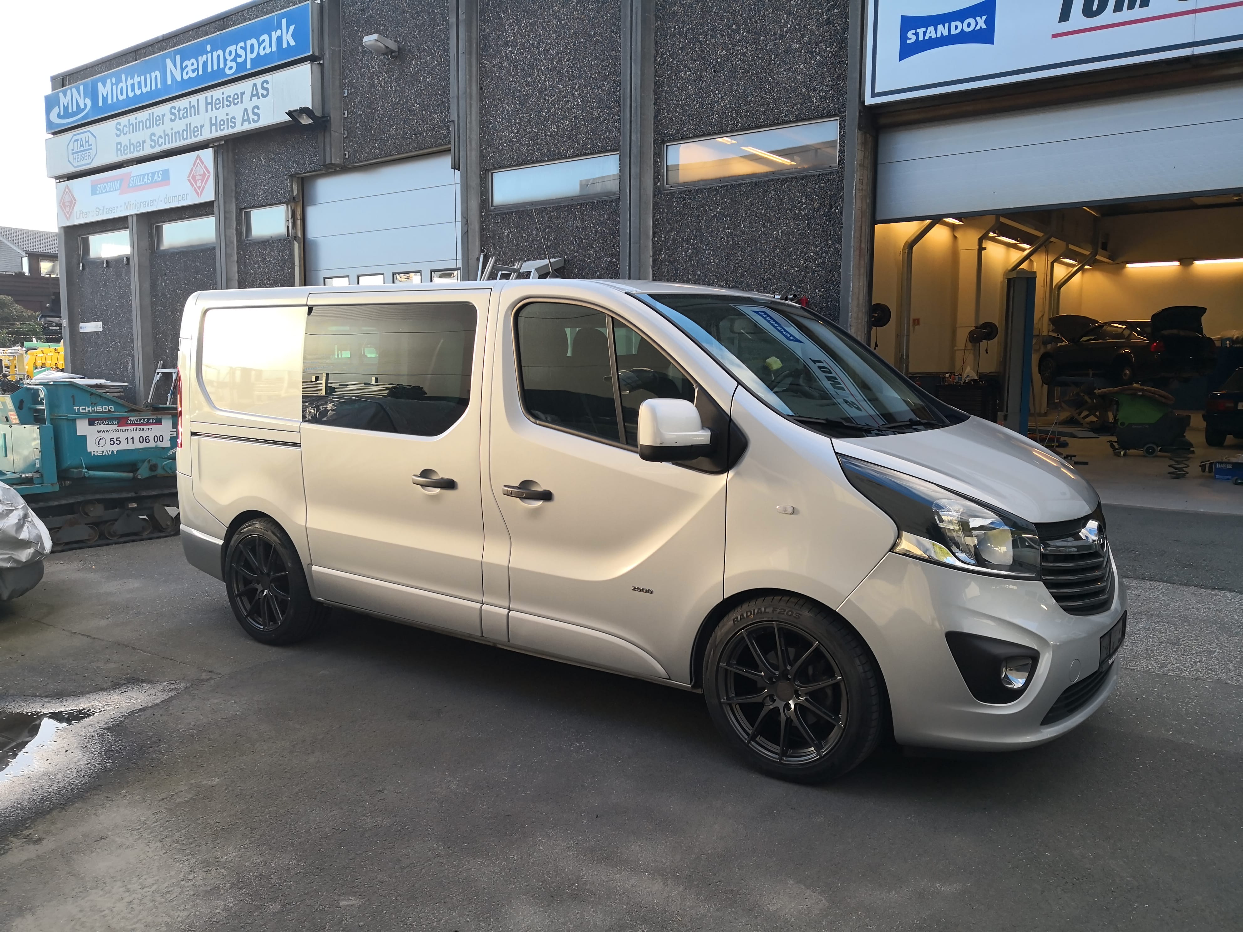 Opel Vivaro med Ryggekamera