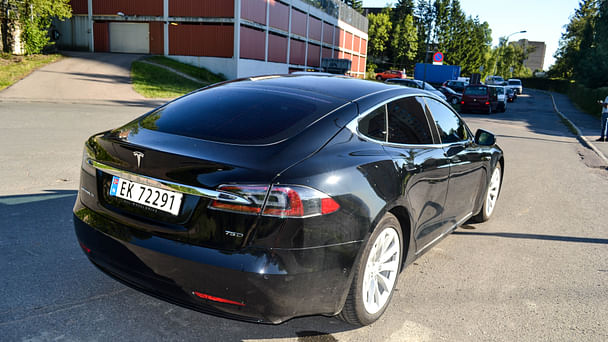 Tesla Model S med Vinterdekk