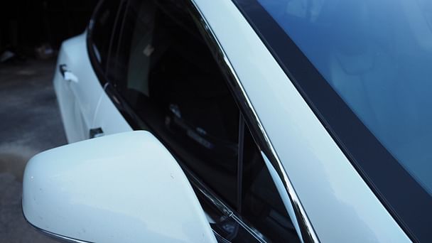 Tesla Model S med Lydinngang
