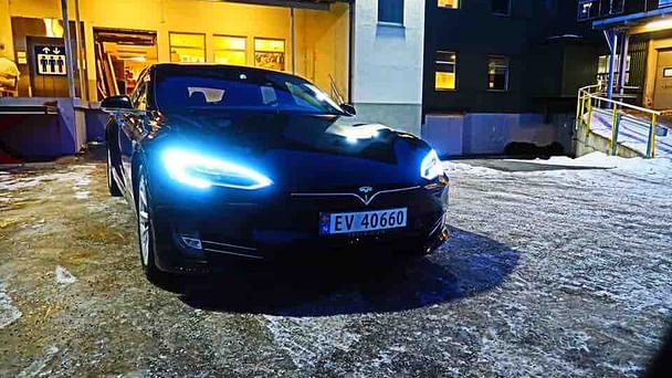 Tesla Model S med GPS