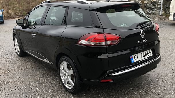 Renault Clio Estate med Skiboks