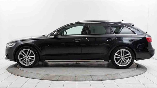 Audi A6 Allroad Quattro med Lydinngang