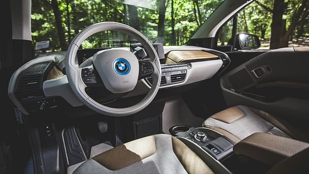 BMW i3 med Lydinngang