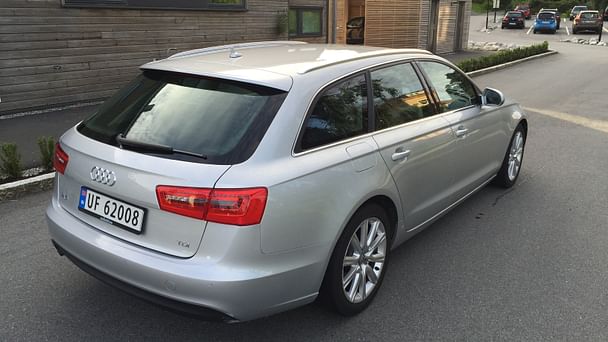 Audi A6 Avant med Skistativ