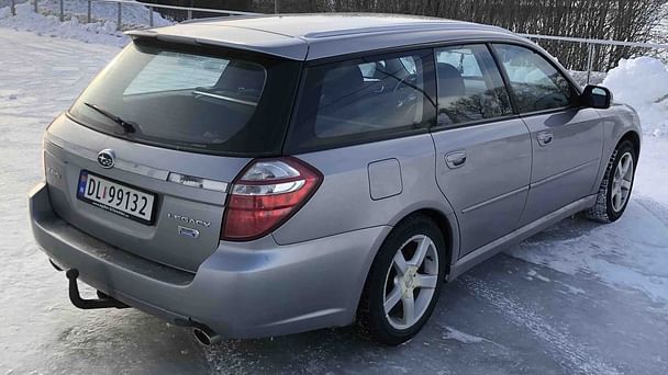 Subaru Legacy med Lydinngang
