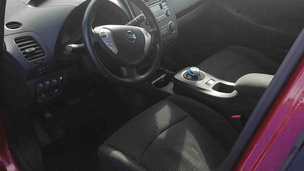 Nissan Leaf med Lydinngang