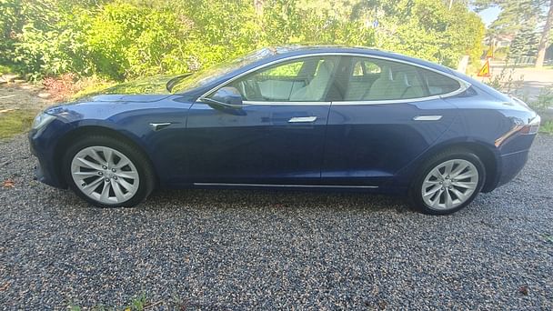 Tesla Model S med GPS