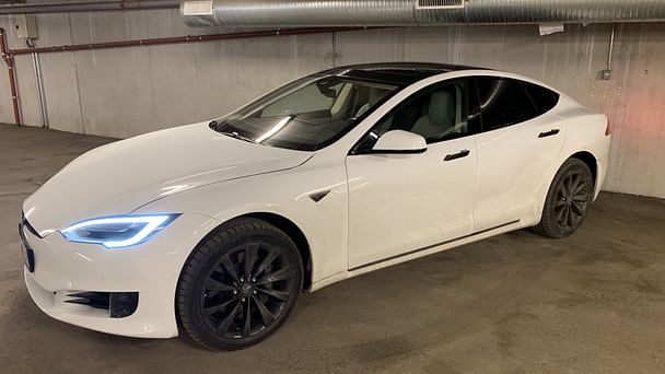 Tesla Model S med GPS