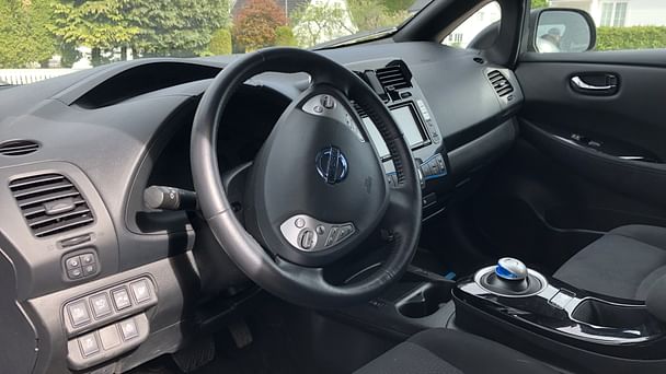 Nissan Leaf med Lydinngang
