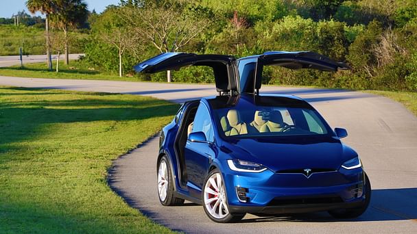 Tesla Model X med Tilhengerfeste