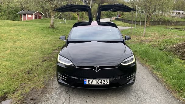 Tesla Model X med GPS